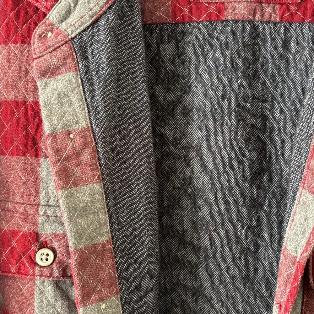 Banana Republic Men’s Red and Gray Plaid Casual Button Down Shirt large